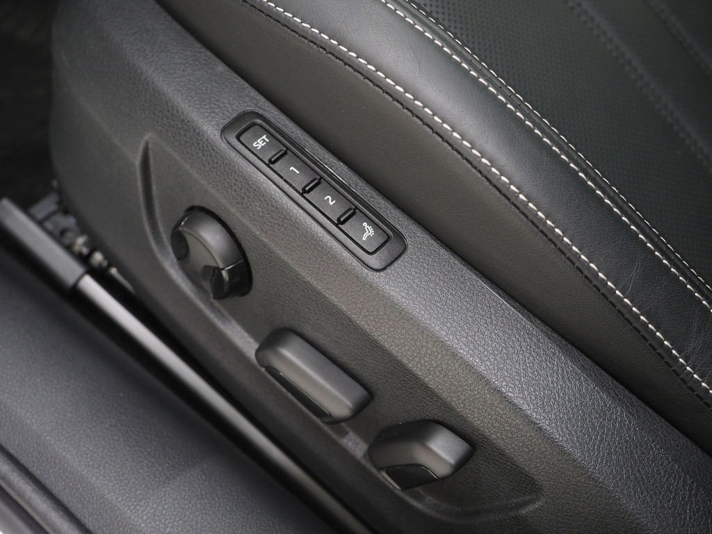 Škoda Superb Combi 1.4 TSI iV Laurin & Klement 19