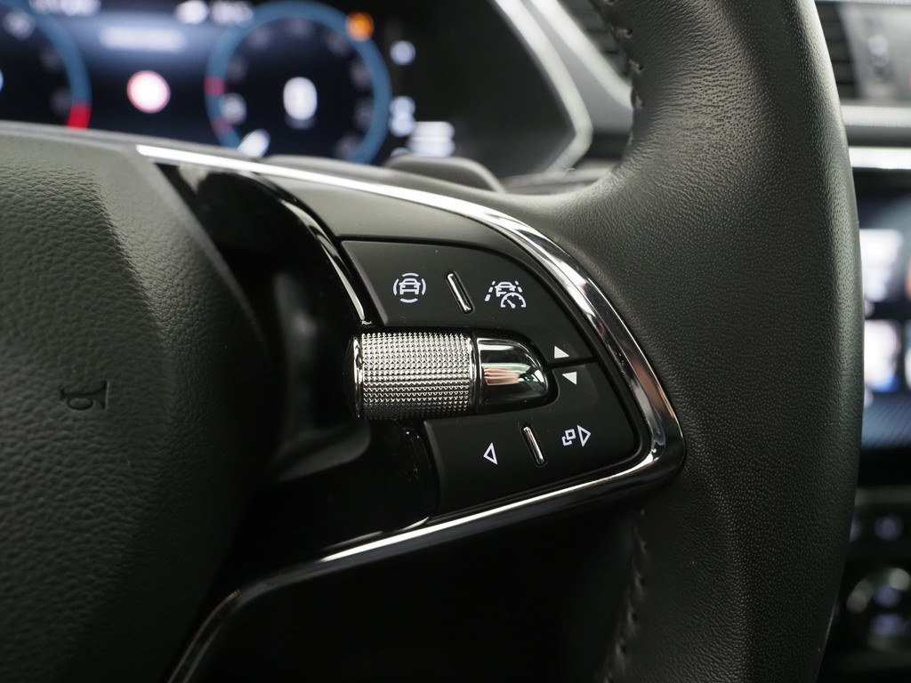 Škoda Superb Combi 1.4 TSI iV Laurin & Klement 24