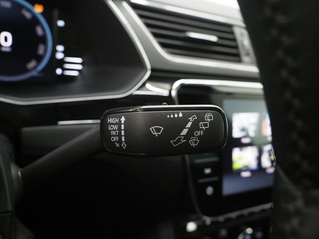 Škoda Superb Combi 1.4 TSI iV Laurin & Klement 25