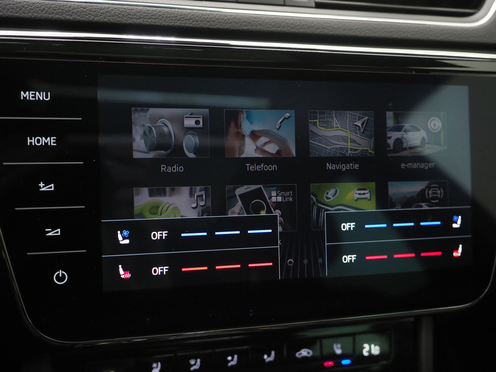 Škoda Superb Combi 1.4 TSI iV Laurin & Klement 33