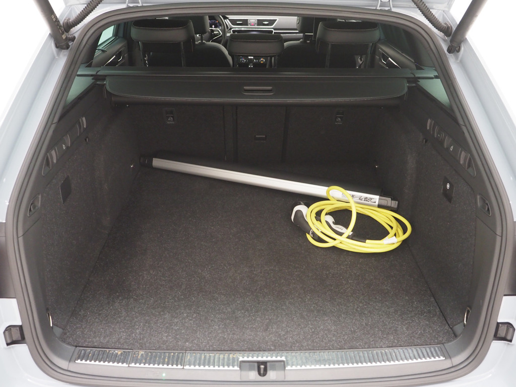 Škoda Superb Combi 1.4 TSI iV Laurin & Klement 41