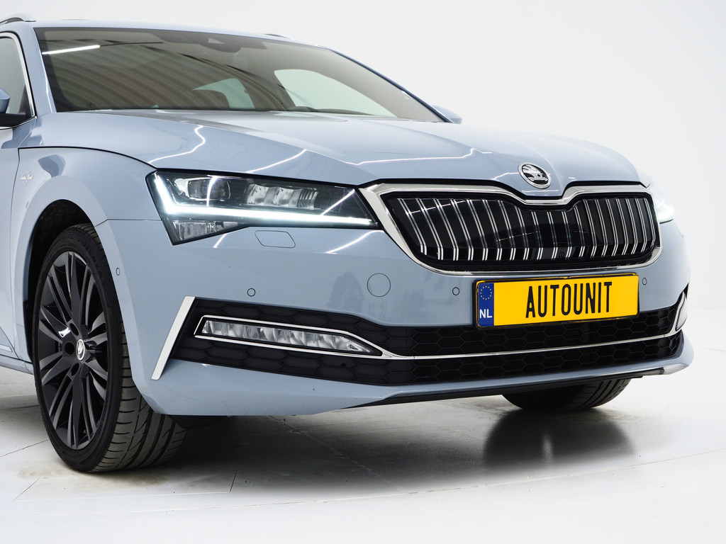 Škoda Superb Combi 1.4 TSI iV Laurin & Klement 56