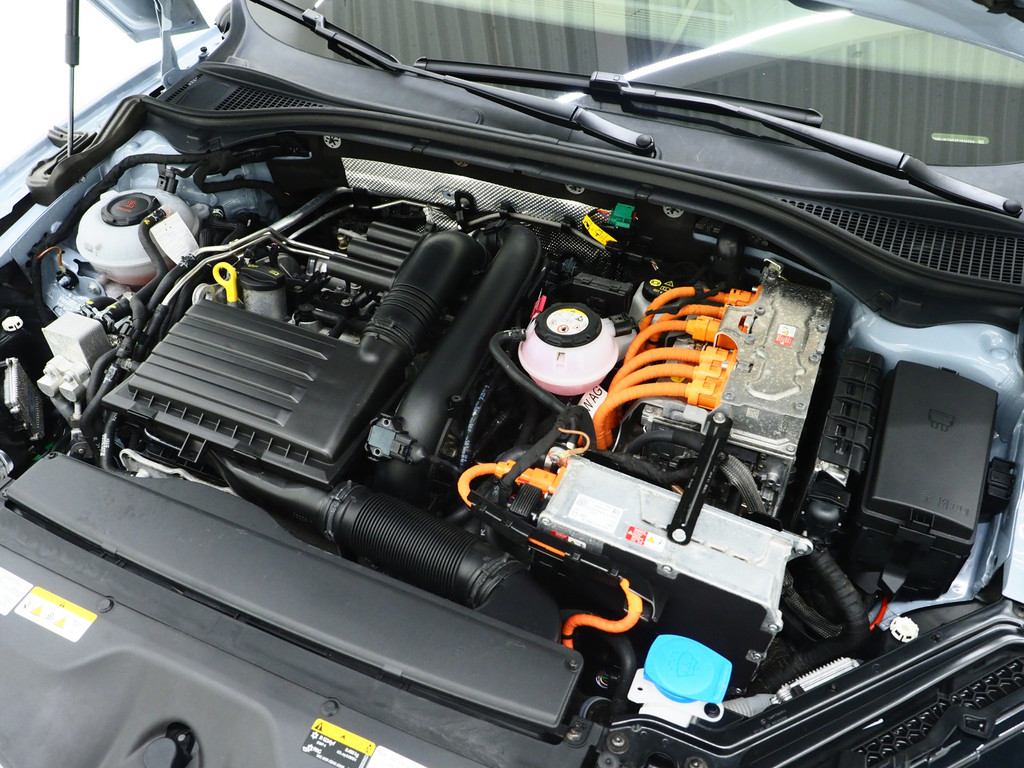 Škoda Superb Combi 1.4 TSI iV Laurin & Klement 6