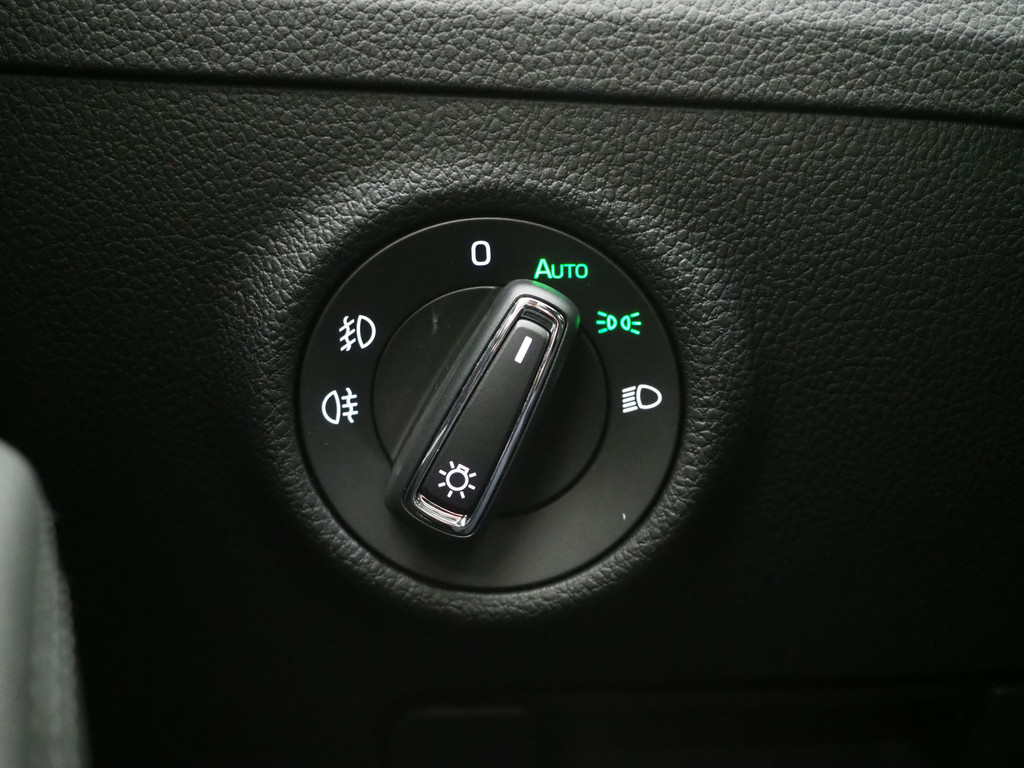 Škoda Superb Combi 1.4 TSI iV Laurin & Klement 65