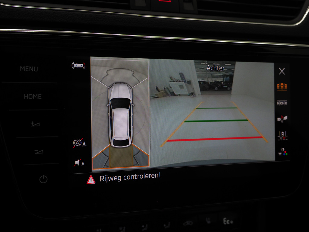 Škoda Superb Combi 1.4 TSI iV Laurin & Klement 77