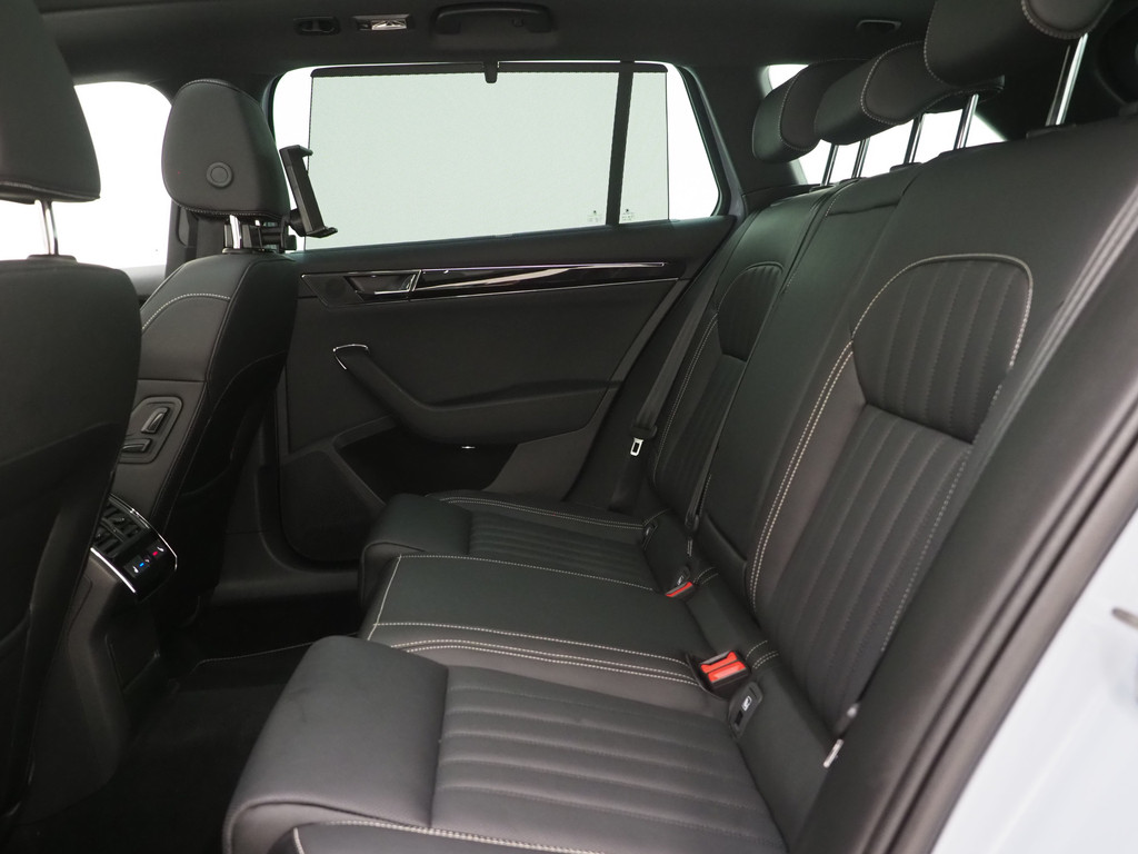Škoda Superb Combi 1.4 TSI iV Laurin & Klement 84