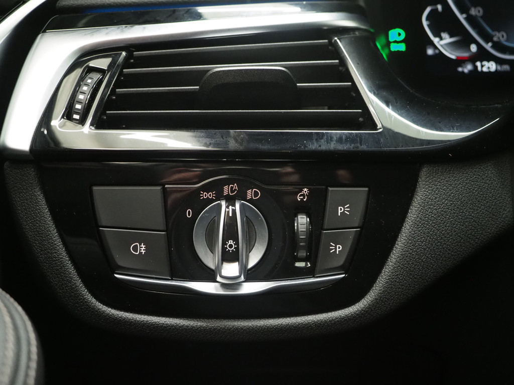 BMW 5 Serie Touring 530e xDrive 68