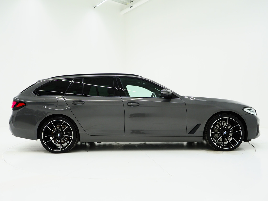 BMW 5 Serie Touring 530e xDrive 9