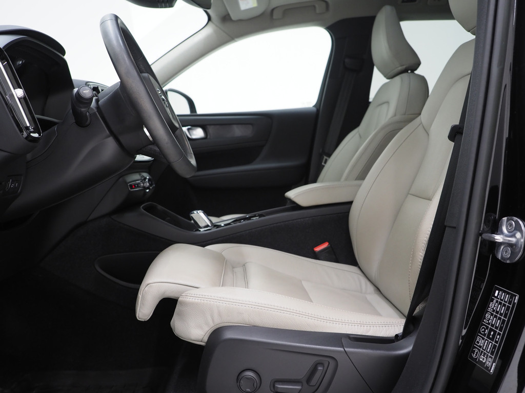 Volvo XC40 1.5 T5 Plug-in hybrid Ultimate Dark 17