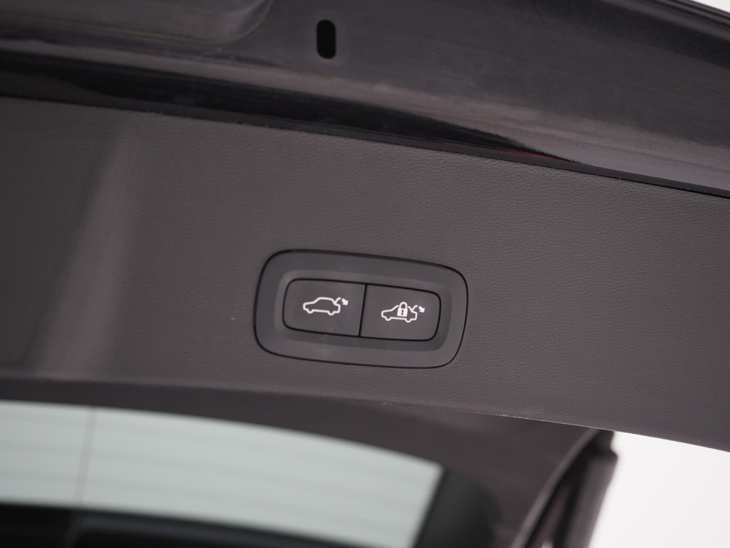 Volvo XC40 1.5 T5 Plug-in hybrid Ultimate Dark 87