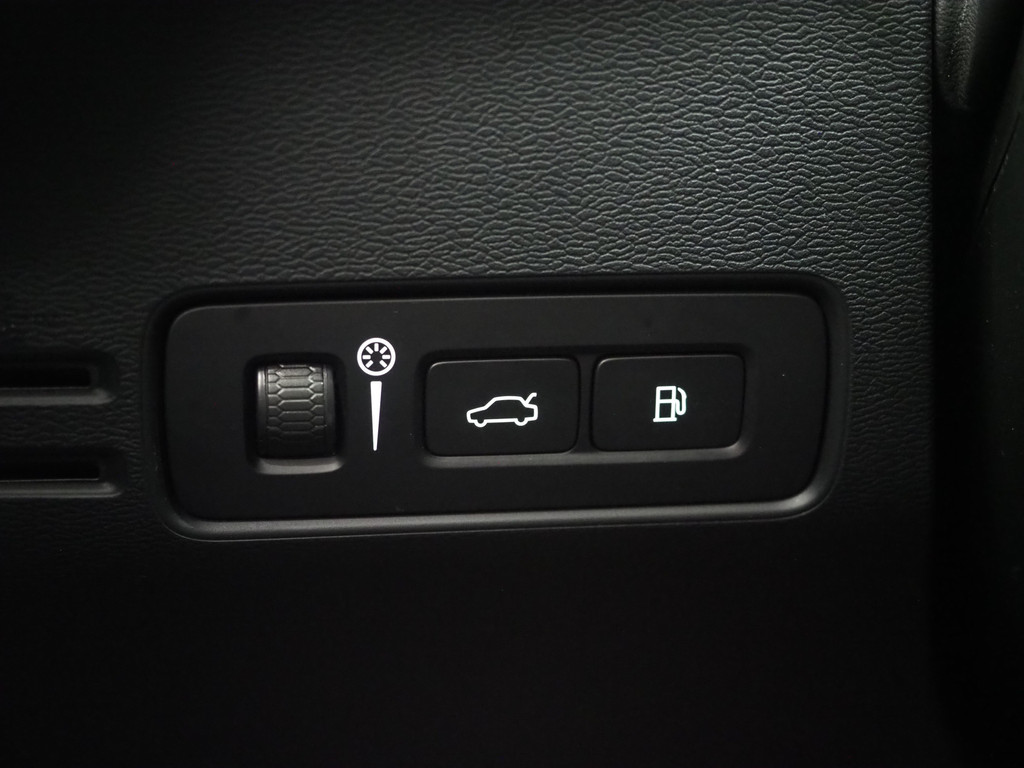 Volvo XC40 1.5 T5 Plug-in hybrid Ultimate Dark 71