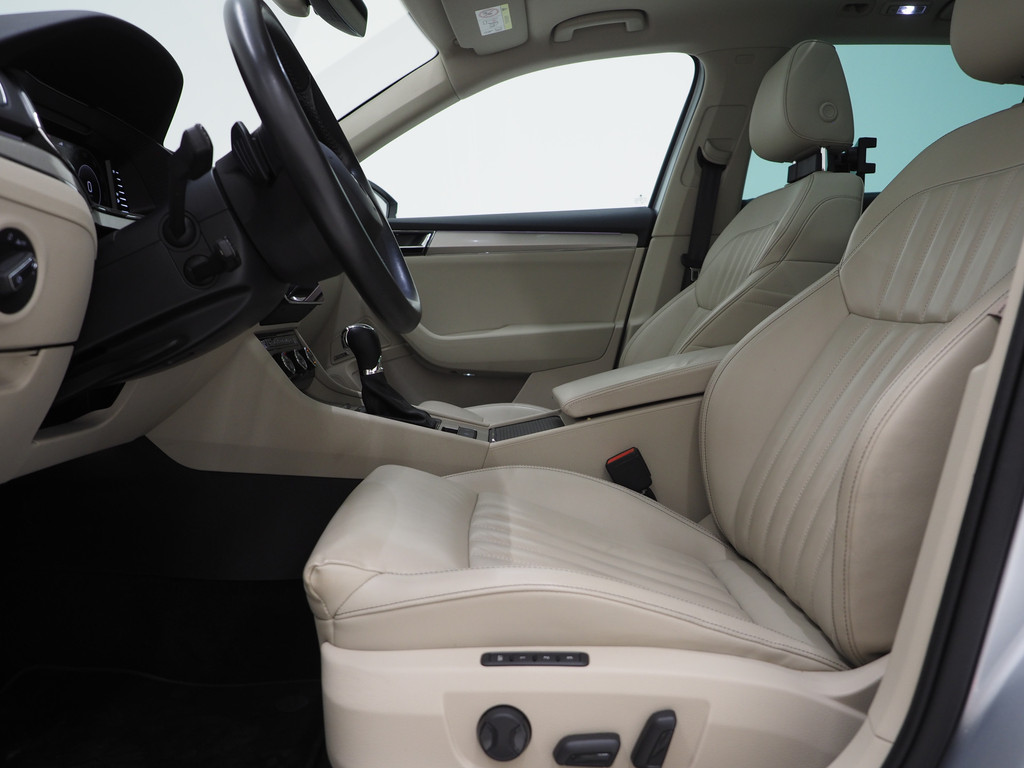 Škoda Superb Combi 1.4 TSI iV Style 16