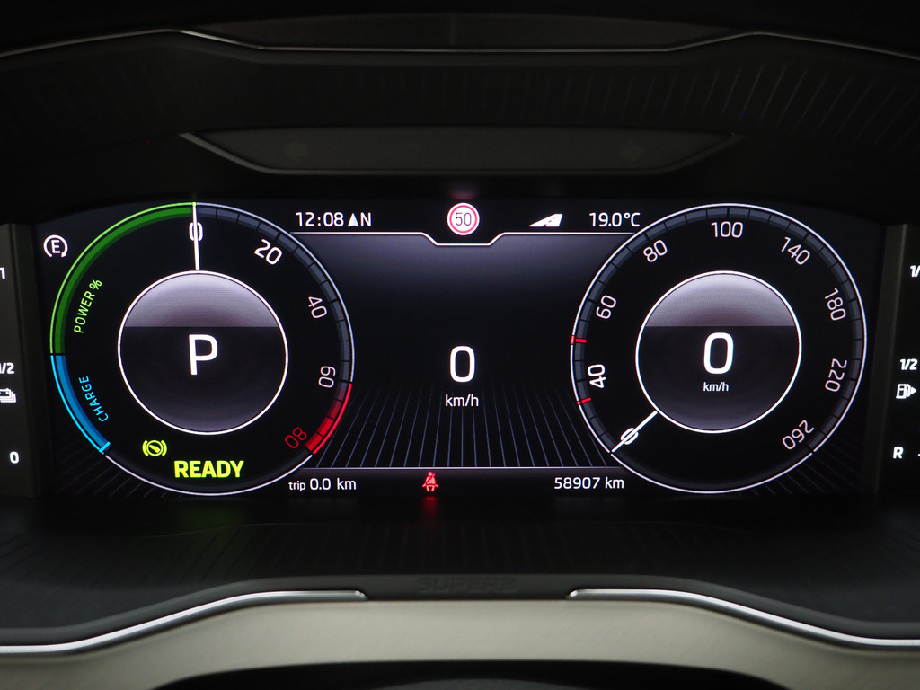 Škoda Superb Combi 1.4 TSI iV Style 27