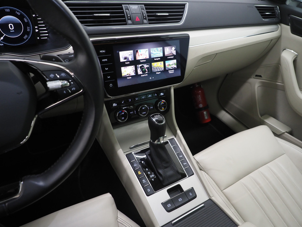 Škoda Superb Combi 1.4 TSI iV Style 36