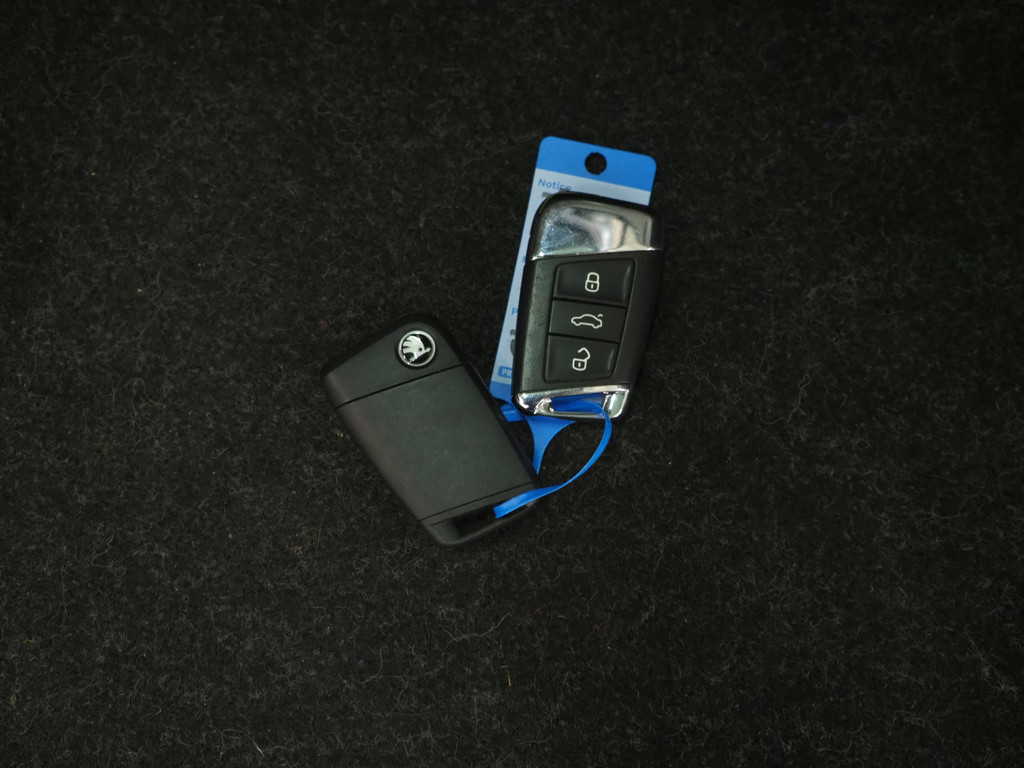 Škoda Superb Combi 1.4 TSI iV Style 49