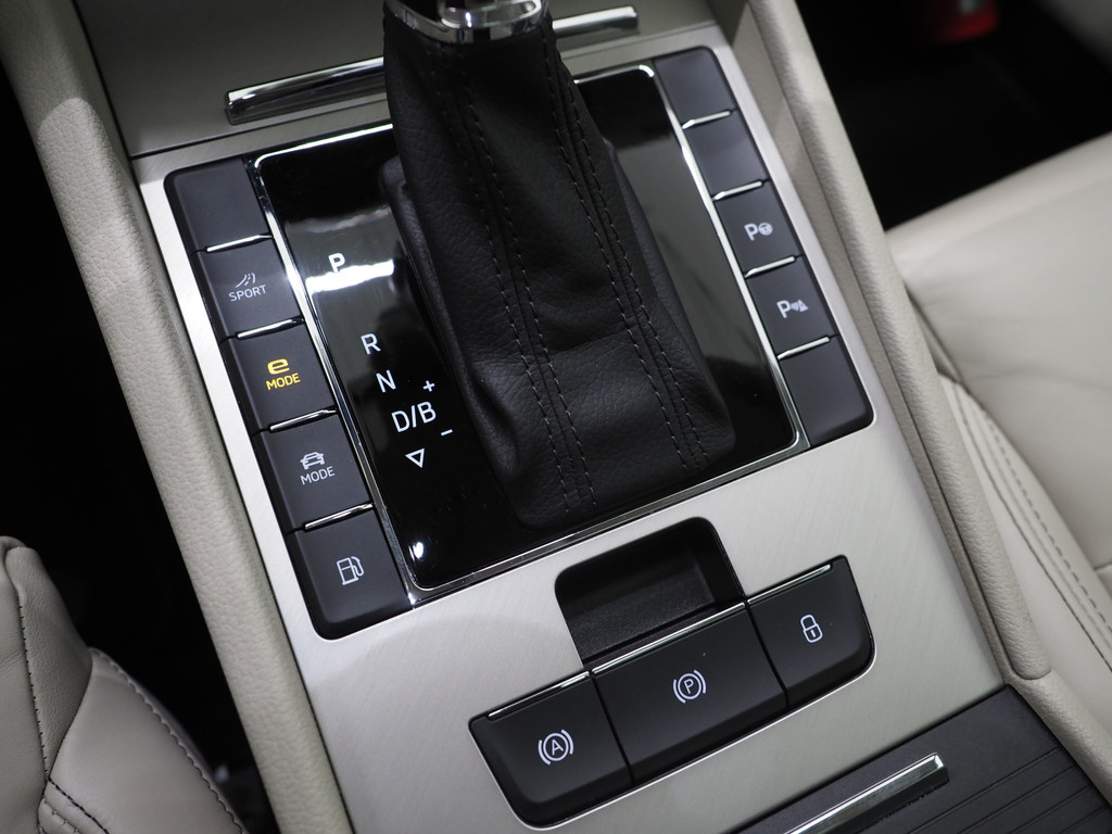 Škoda Superb Combi 1.4 TSI iV Style 77