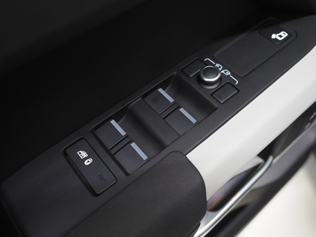 Land Rover Defender 110 2.0 P400e 19