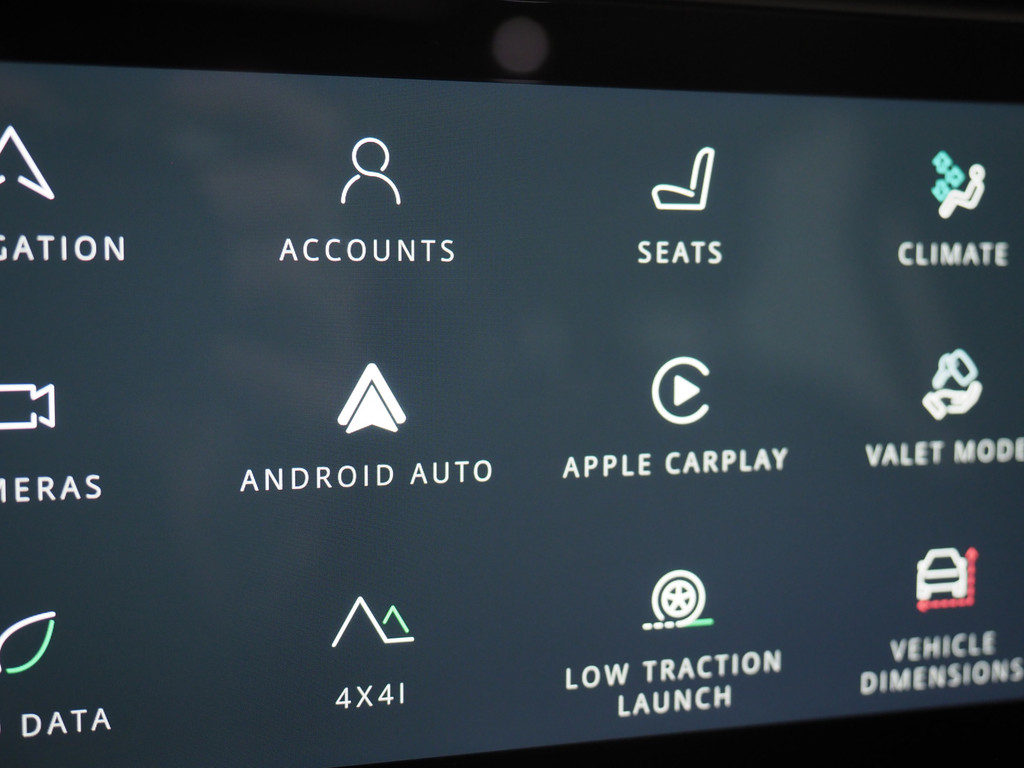 Land Rover Defender 110 2.0 P400e 71