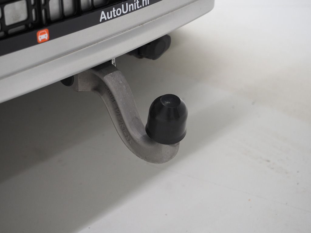 Land Rover Defender 110 2.0 P400e 83