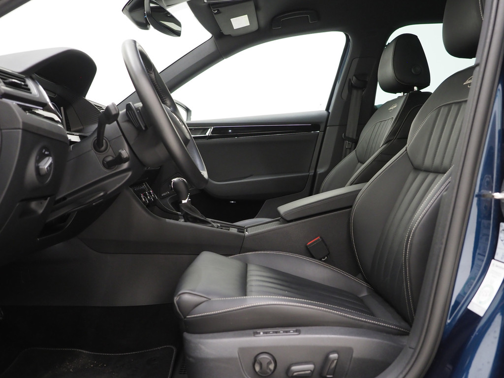 Škoda Superb Combi 1.4 TSI iV Laurin & Klement 15