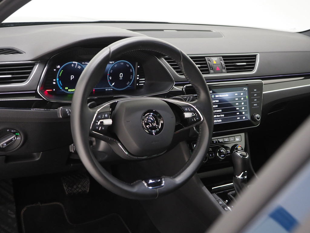 Škoda Superb Combi 1.4 TSI iV Laurin & Klement 16