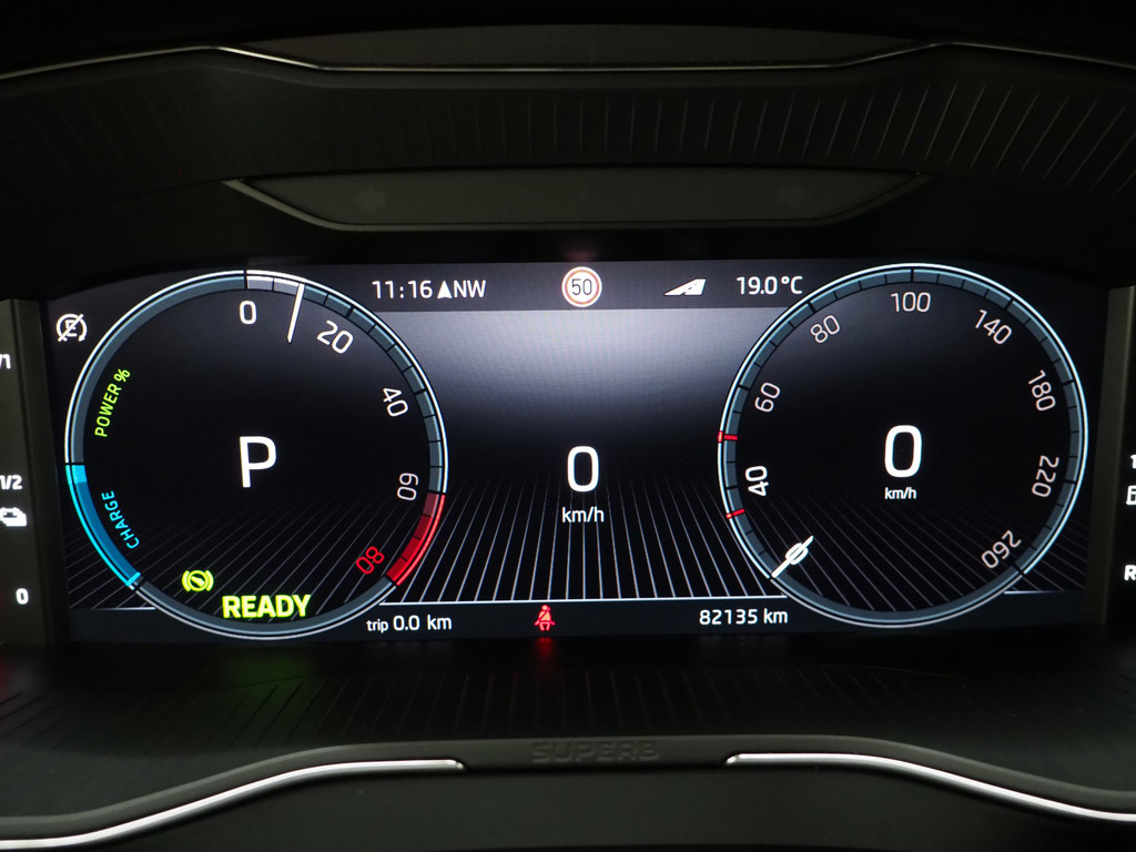 Škoda Superb Combi 1.4 TSI iV Laurin & Klement 26