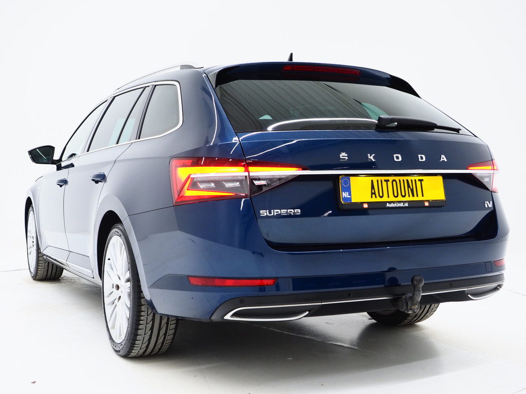 Škoda Superb Combi 1.4 TSI iV Laurin & Klement 44
