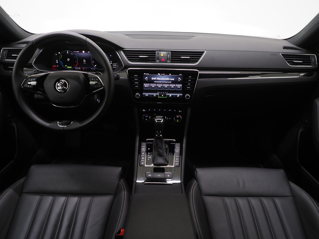 Škoda Superb Combi 1.4 TSI iV Laurin & Klement 46