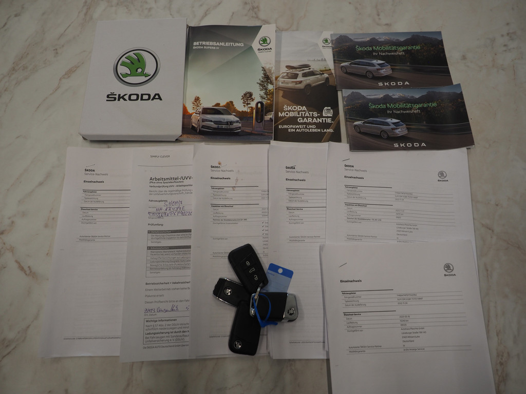 Škoda Superb Combi 1.4 TSI iV Laurin & Klement 49