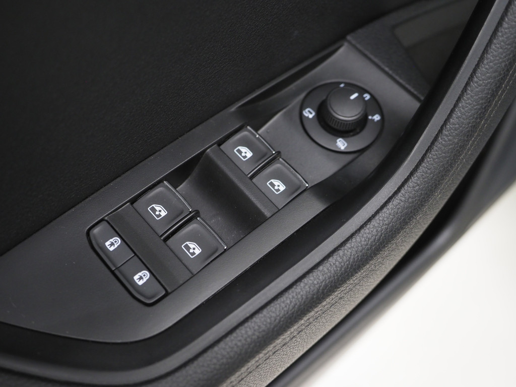 Škoda Superb Combi 1.4 TSI iV Laurin & Klement 59