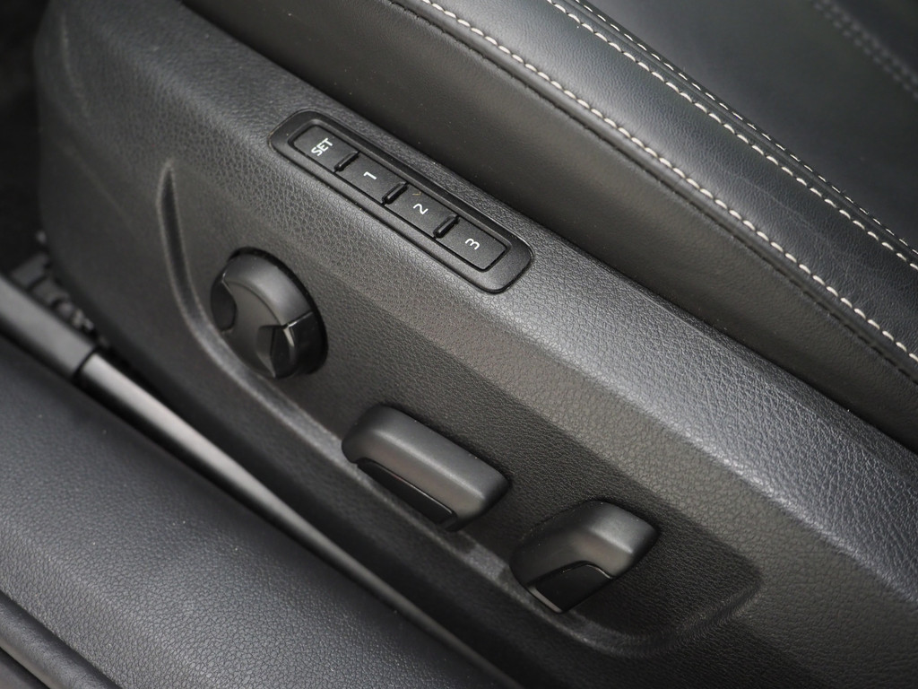 Škoda Superb Combi 1.4 TSI iV Laurin & Klement 61