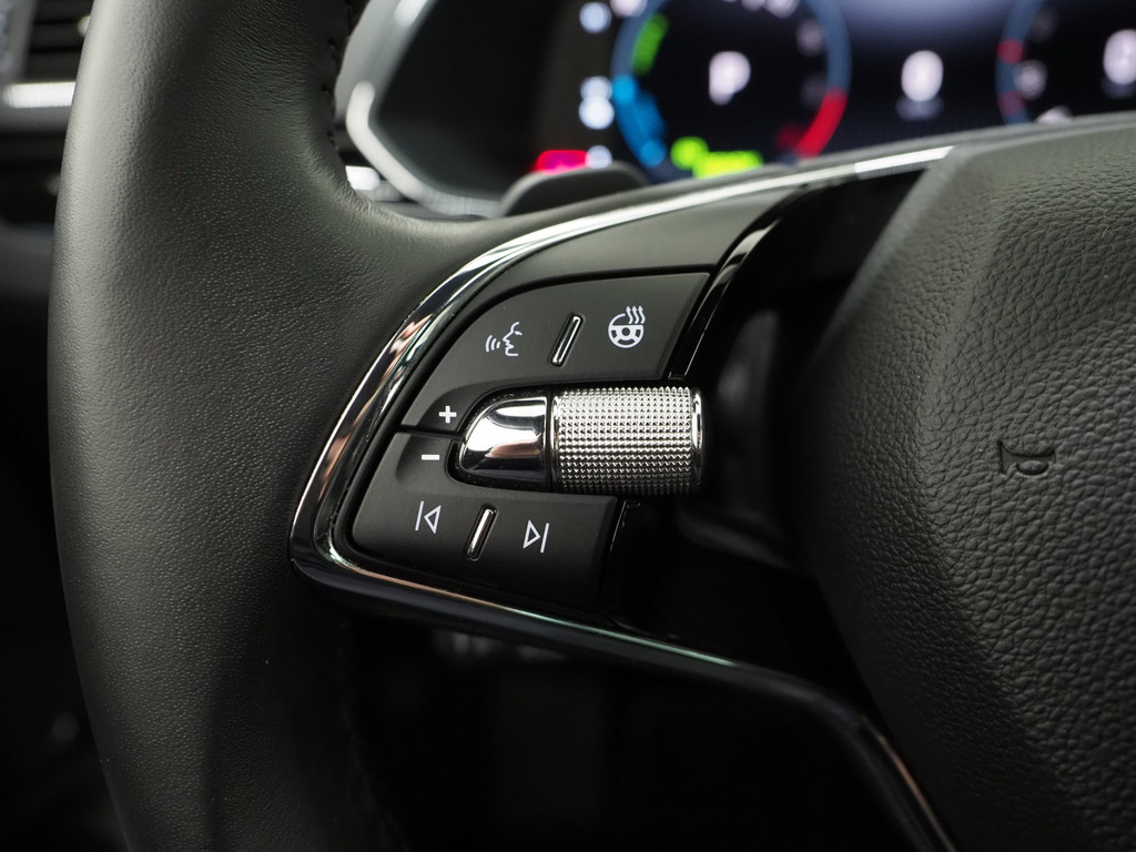 Škoda Superb Combi 1.4 TSI iV Laurin & Klement 65