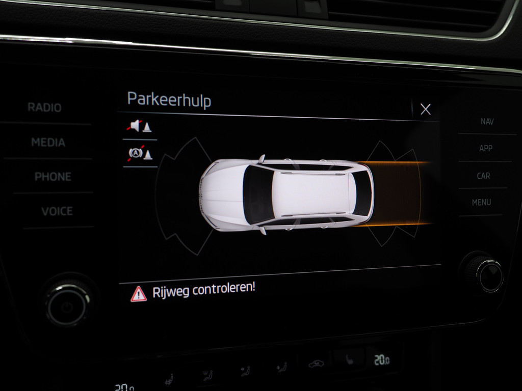Škoda Superb Combi 1.4 TSI iV Laurin & Klement 76