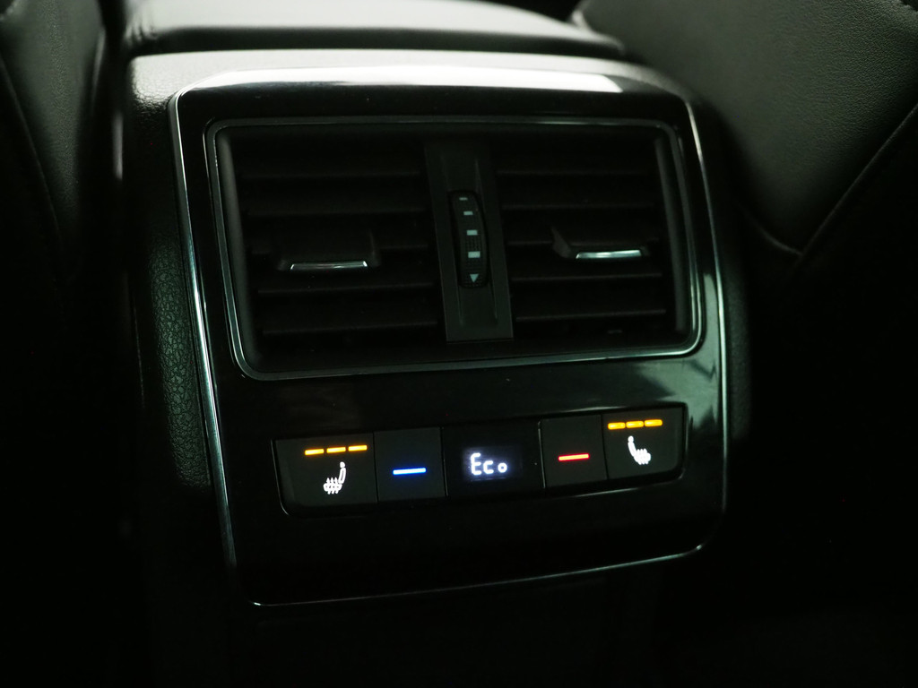 Škoda Superb Combi 1.4 TSI iV Laurin & Klement 77