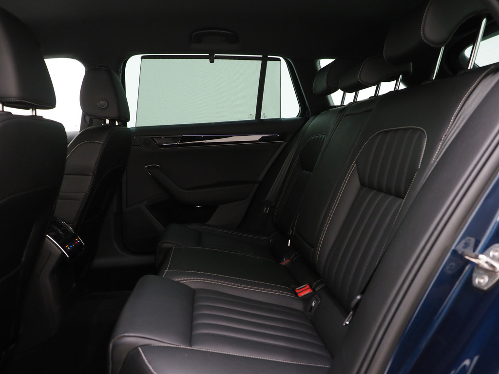 Škoda Superb Combi 1.4 TSI iV Laurin & Klement 79