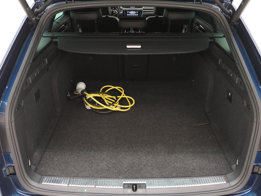 Škoda Superb Combi 1.4 TSI iV Laurin & Klement 80