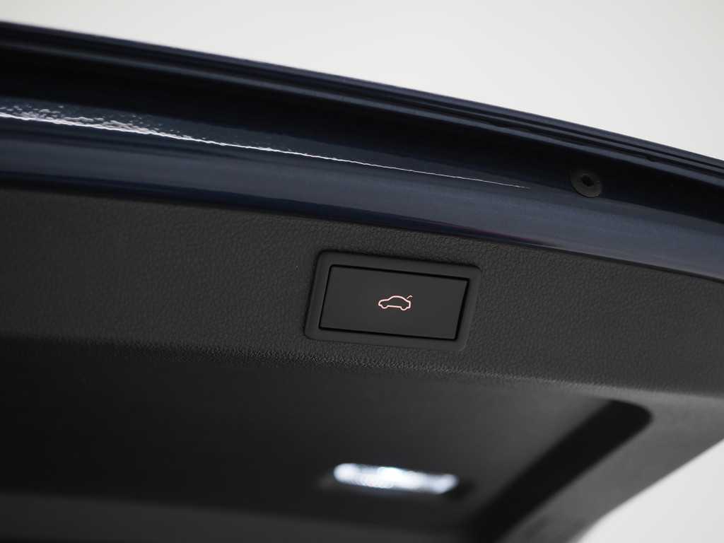 Škoda Superb Combi 1.4 TSI iV Laurin & Klement 81