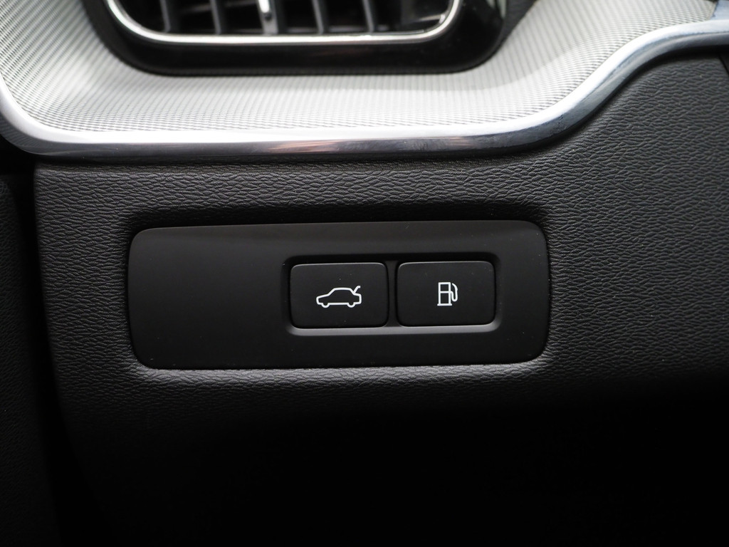 Volvo XC60 2.0 T6 Plug-in Hybrid AWD Plus Dark Long Range 21