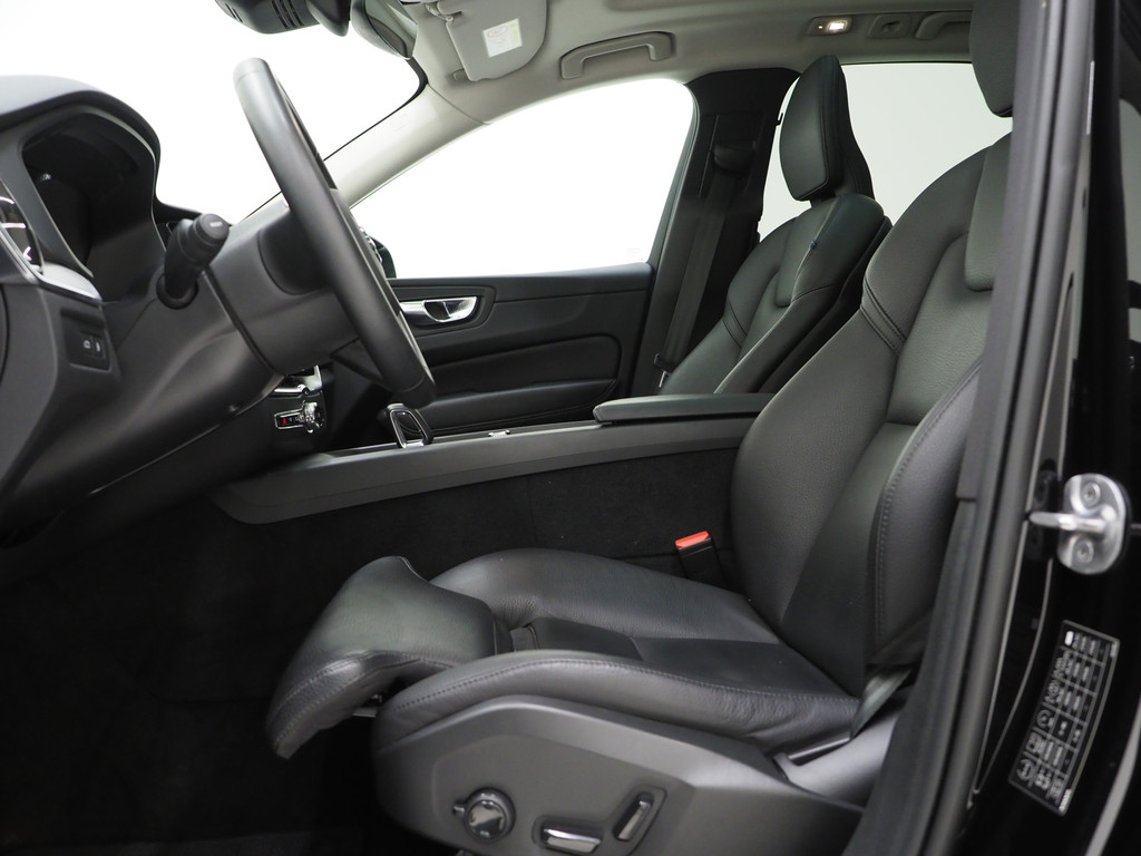 Volvo XC60 2.0 T6 Plug-in Hybrid AWD Plus Dark Long Range 57