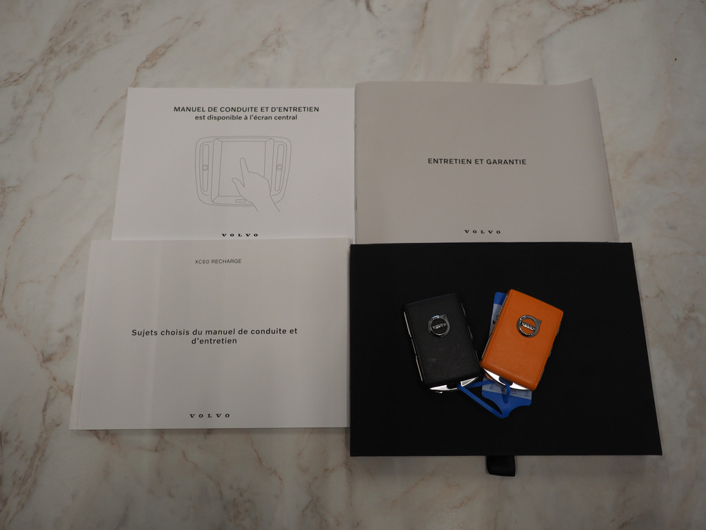 Volvo XC60 2.0 T6 Plug-in Hybrid AWD Plus Dark Long Range 7