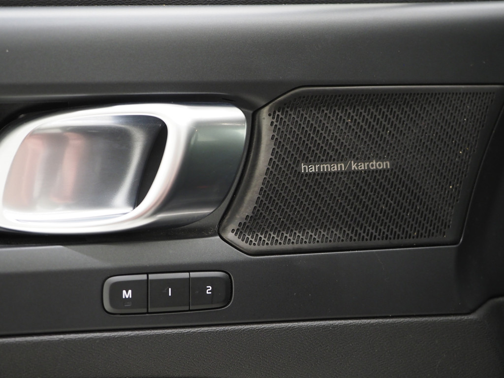 Volvo XC40 1.5 T5 Plug-in hybrid Ultimate Dark 18