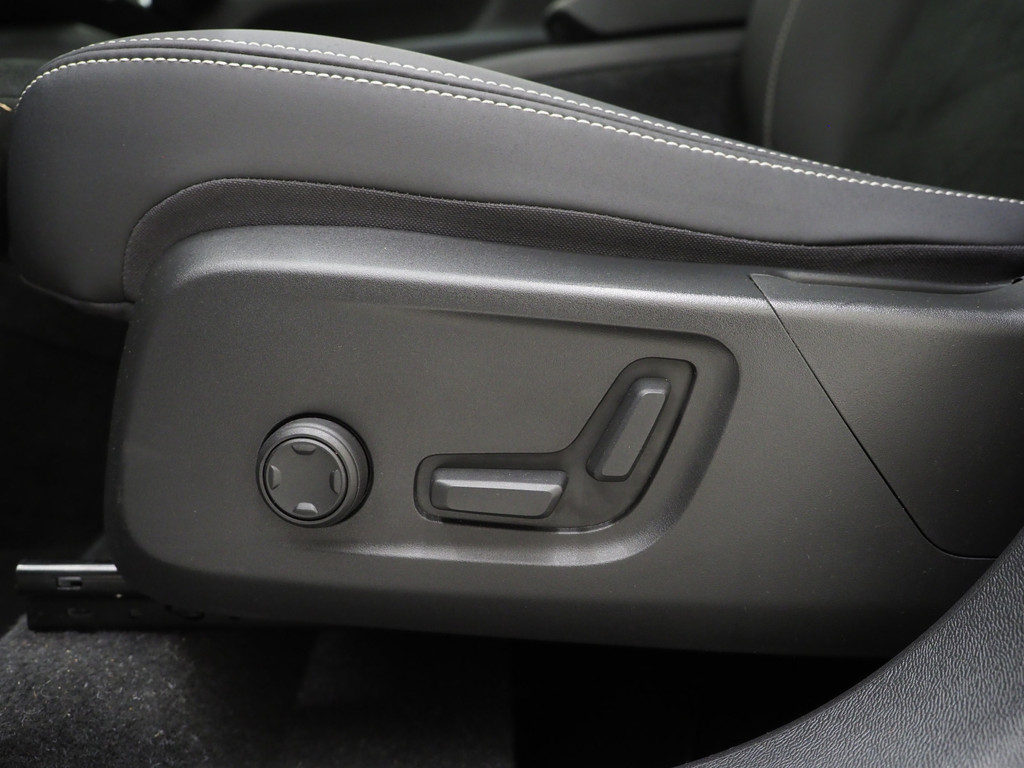 Volvo XC40 1.5 T5 Plug-in hybrid Ultimate Dark 21