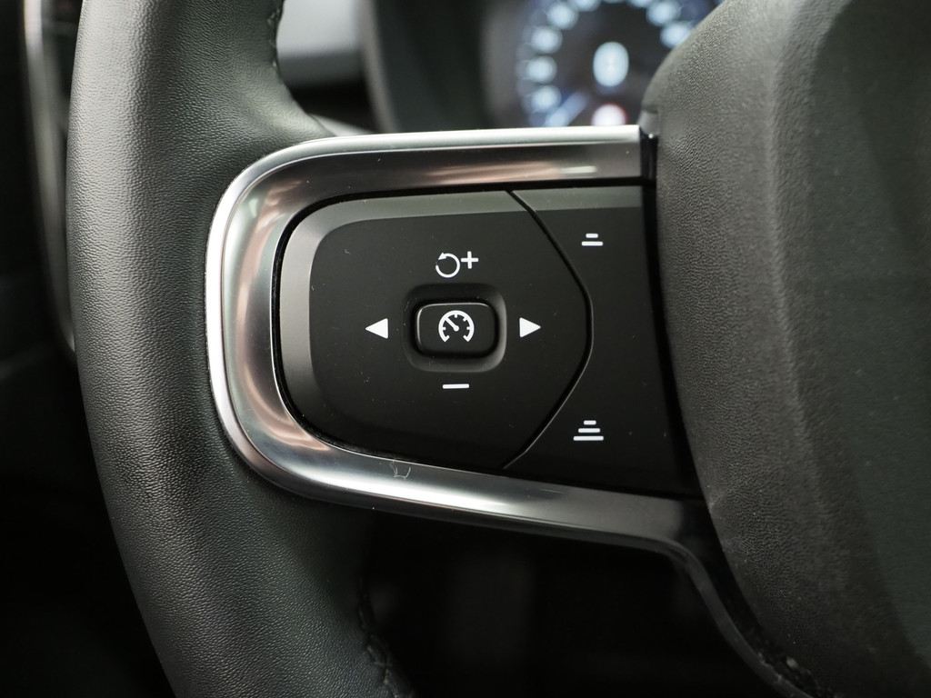 Volvo XC40 1.5 T5 Plug-in hybrid Ultimate Dark 24