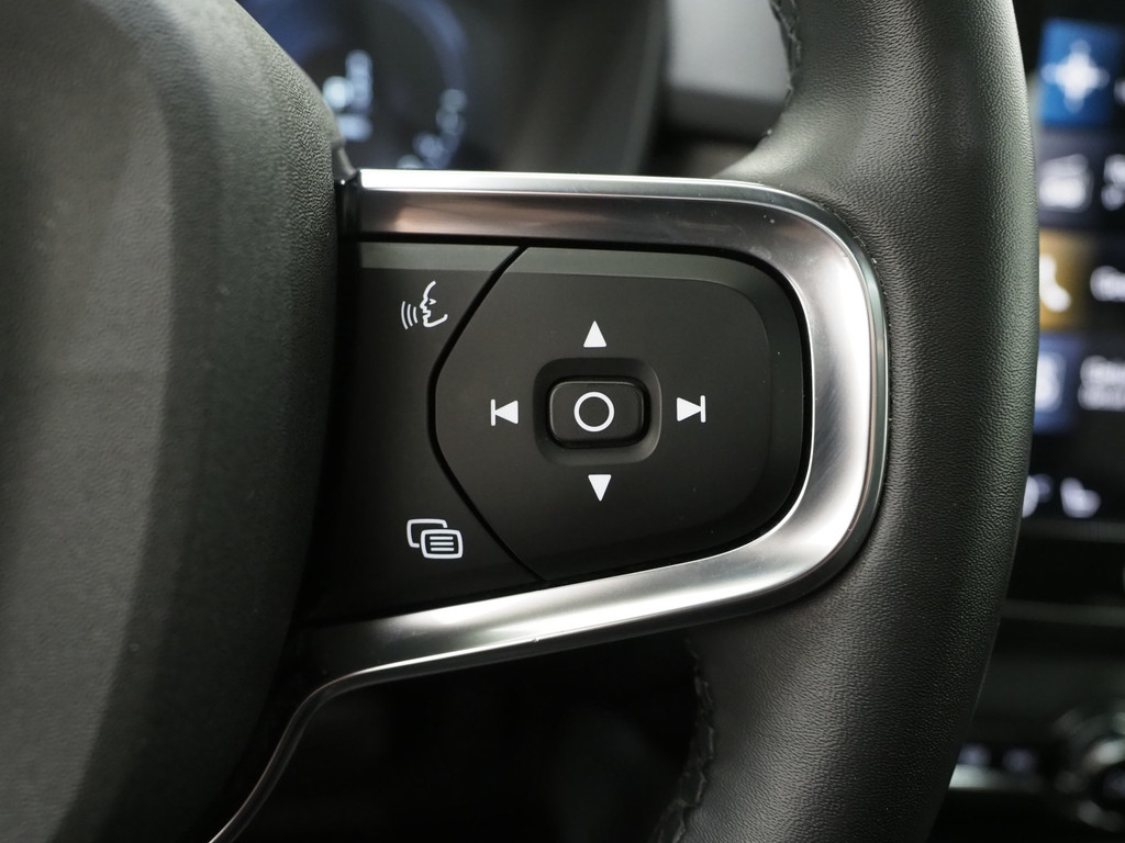 Volvo XC40 1.5 T5 Plug-in hybrid Ultimate Dark 25