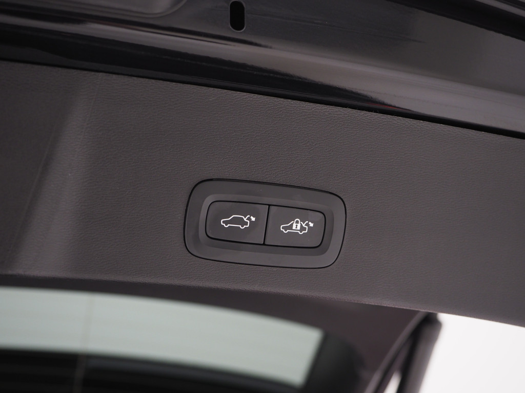 Volvo XC40 1.5 T5 Plug-in hybrid Ultimate Dark 43