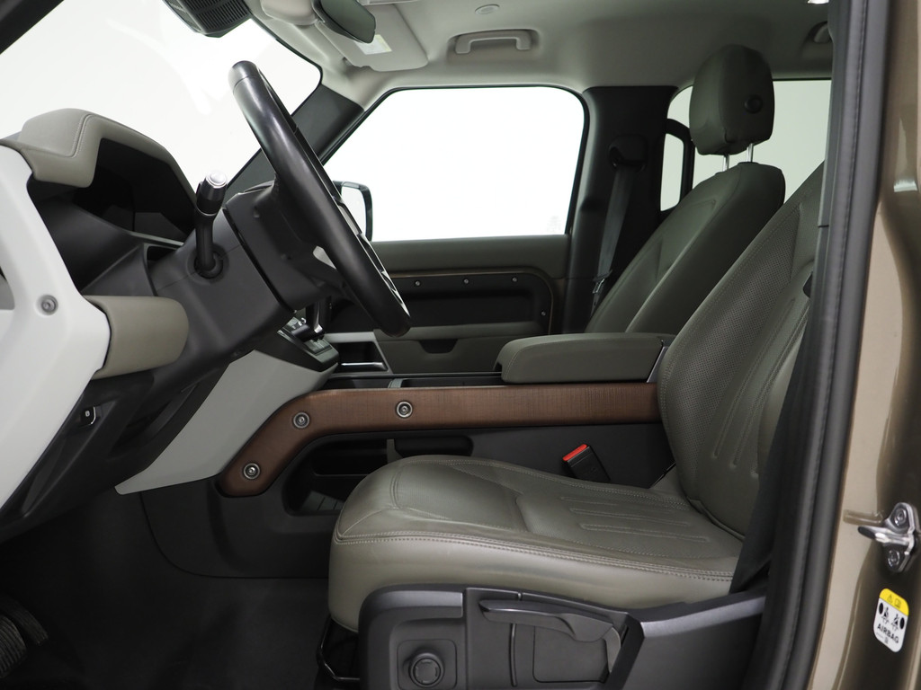 Land Rover Defender 110 2.0 P400e Urban 19