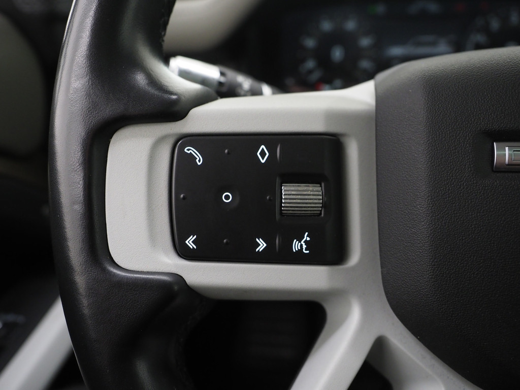 Land Rover Defender 110 2.0 P400e Urban 26