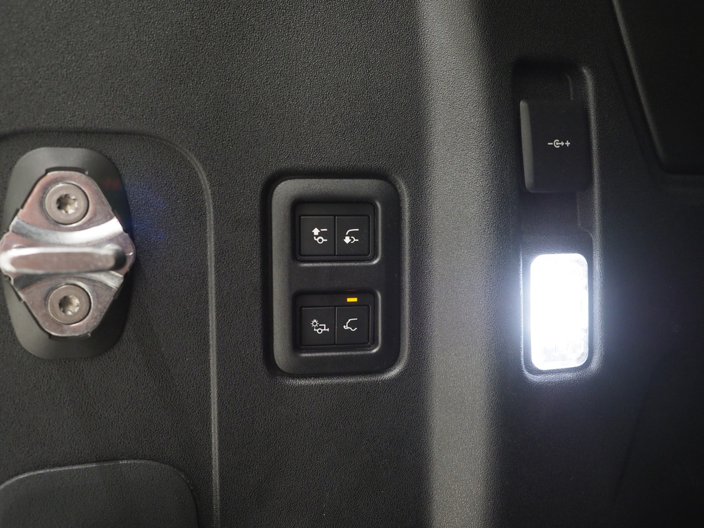 Land Rover Defender 110 2.0 P400e Urban 89