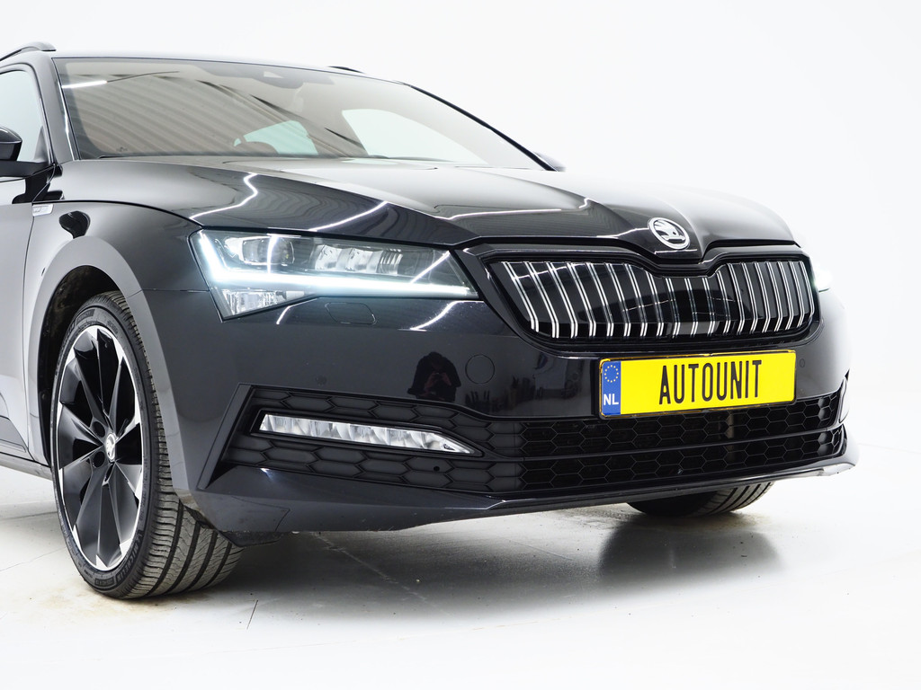 Škoda Superb Combi 1.4 TSI iV Sportline 11