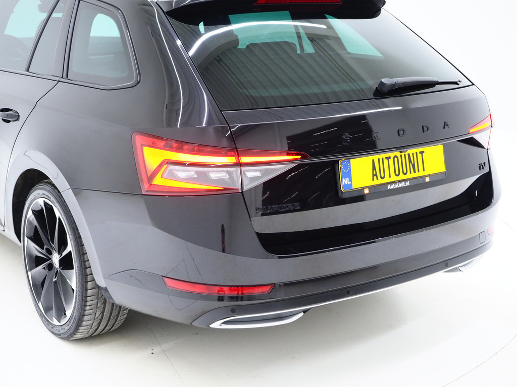 Škoda Superb Combi 1.4 TSI iV Sportline 13